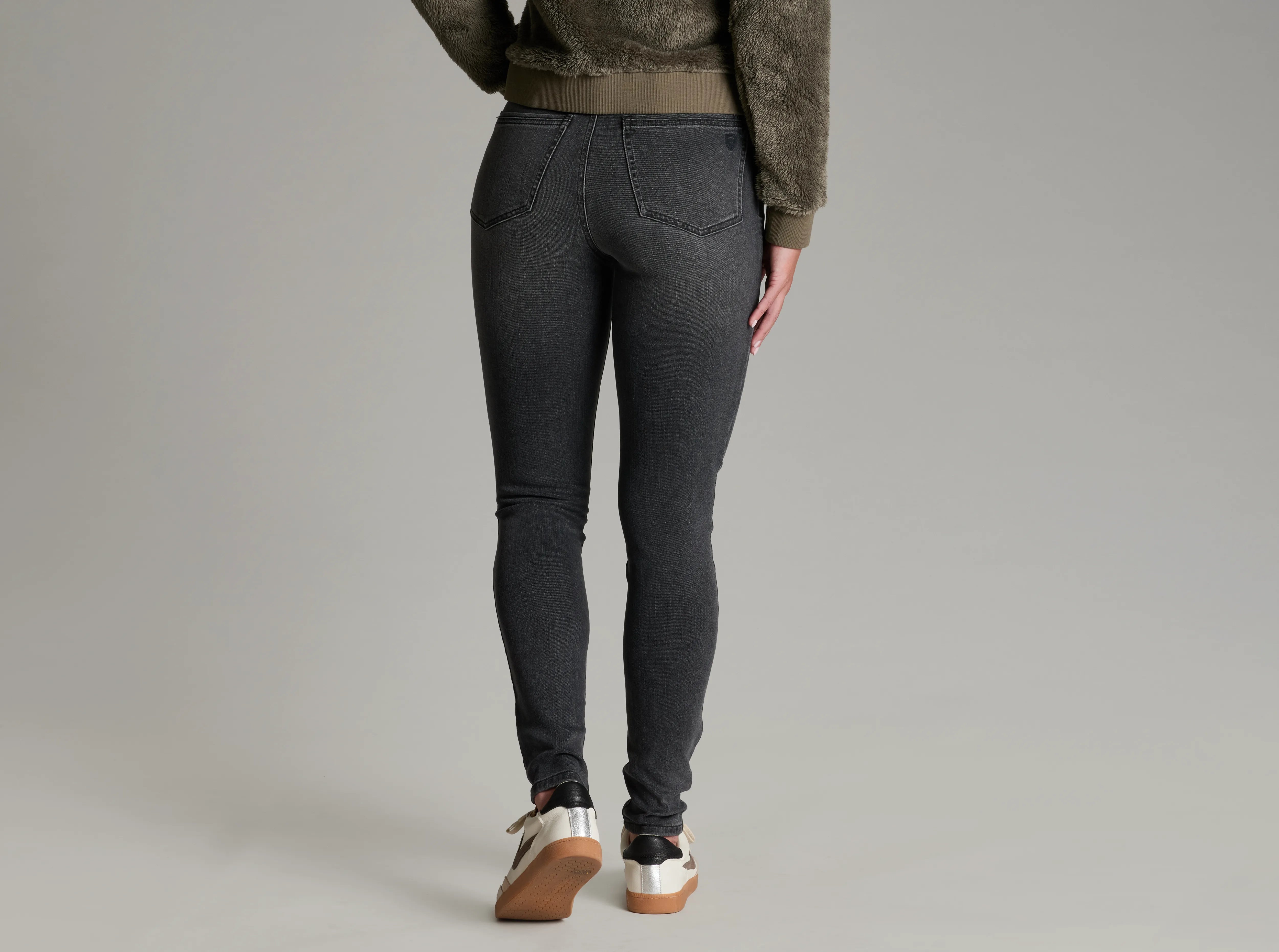 Kontour™ Form Skinny Jeans