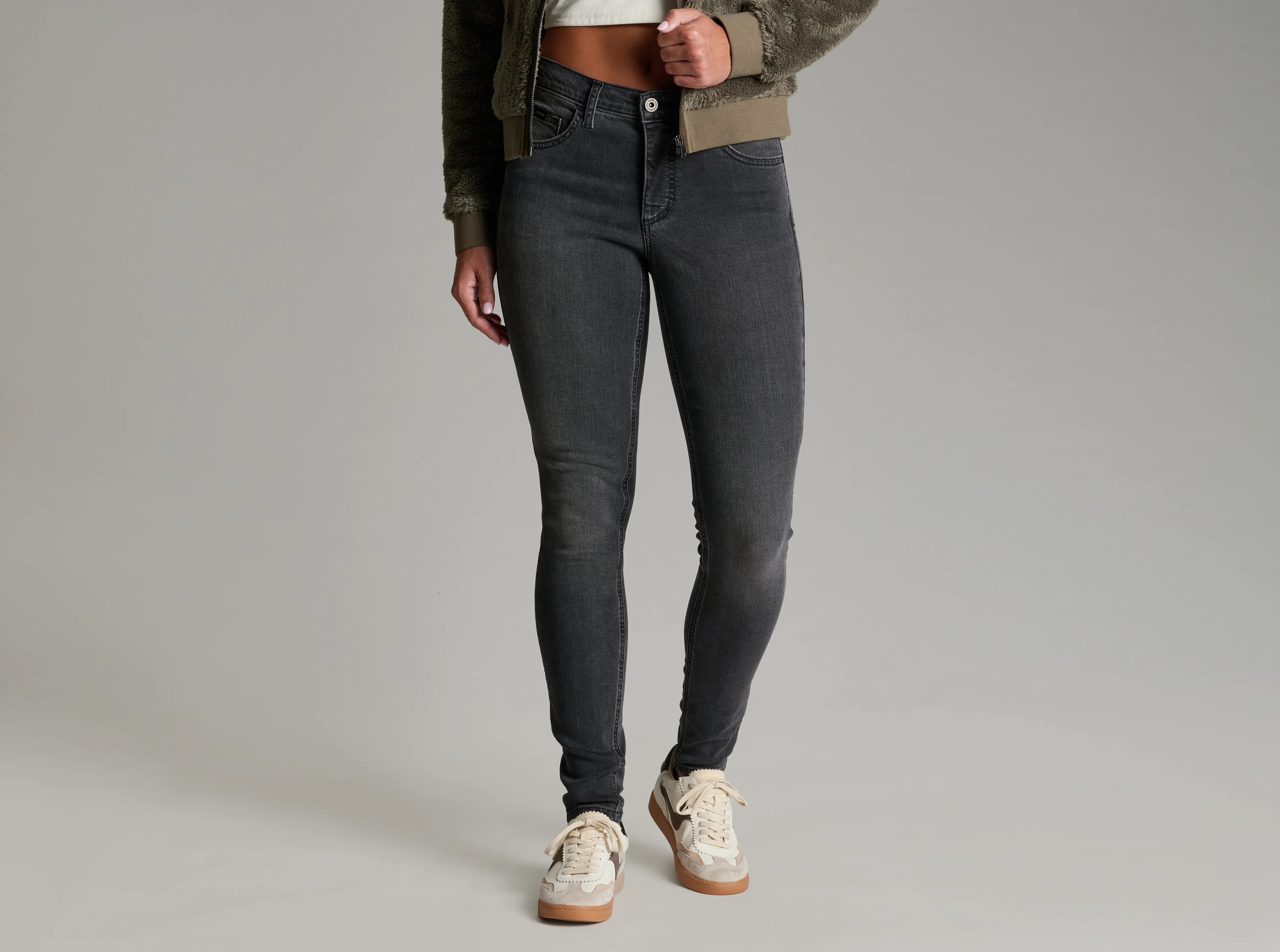 Kontour™ Form Skinny Jeans
