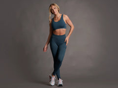 Pulse™ Mid Zip Tight
